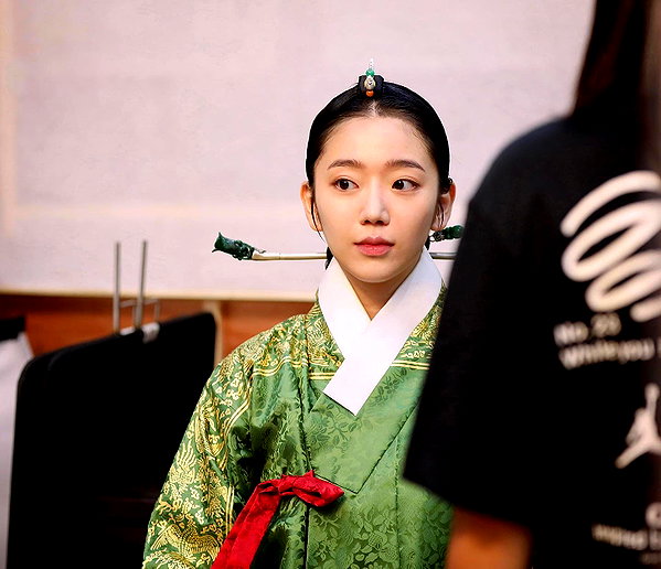 hyeweon__ instagram image archive image