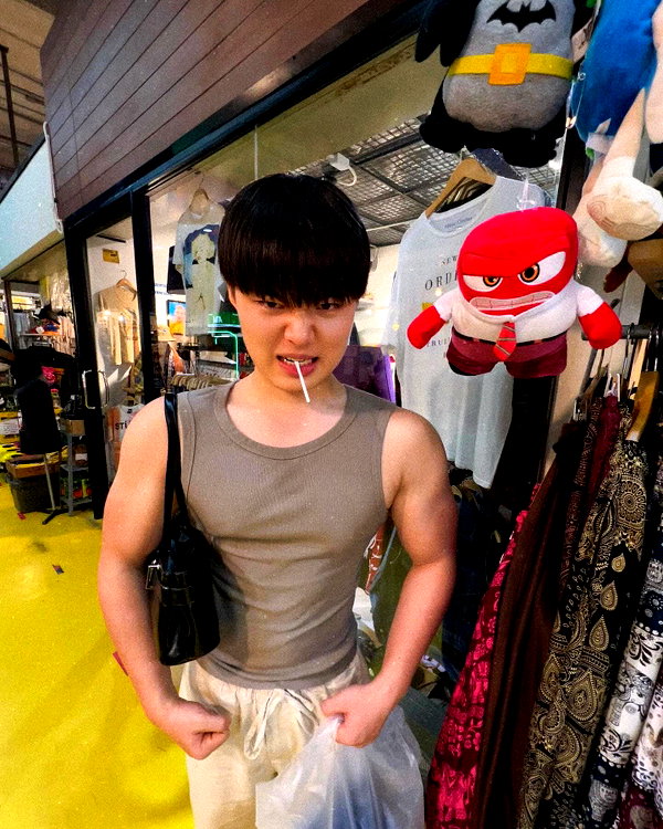 ll.lu1s instagram image archive image