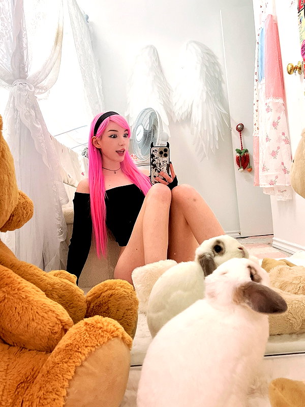 danielle.mercedie instagram image archive image