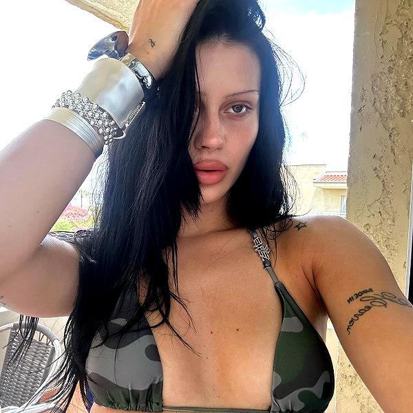 karolinaawasik instagram image archive image
