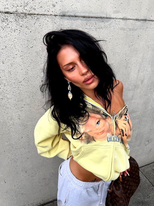 karolinaawasik instagram image archive image