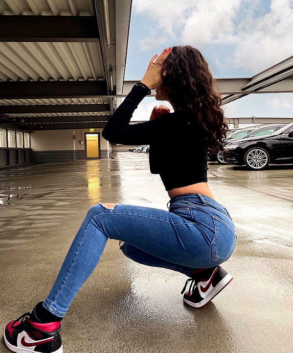 vanessa.rhd instagram image archive image