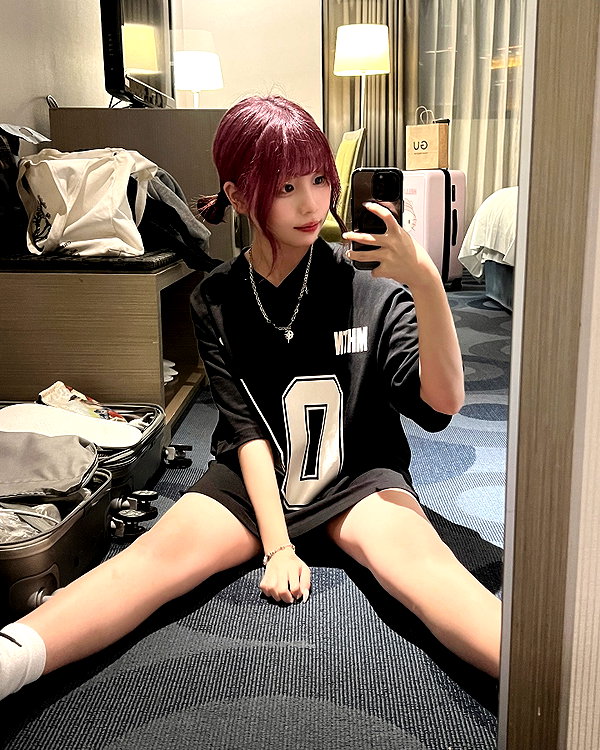 1zxhy__ instagram image archive image