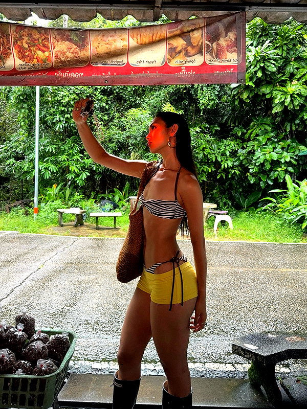 cait.knight instagram image archive image