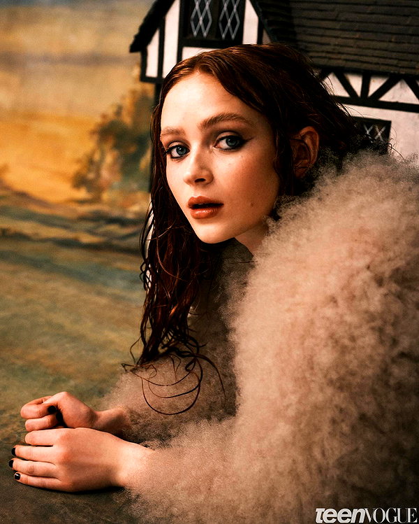 sadiesink_ instagram image archive image