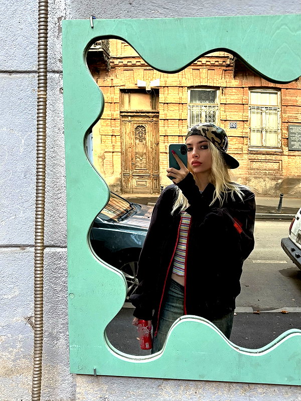 anya4everr instagram image archive image