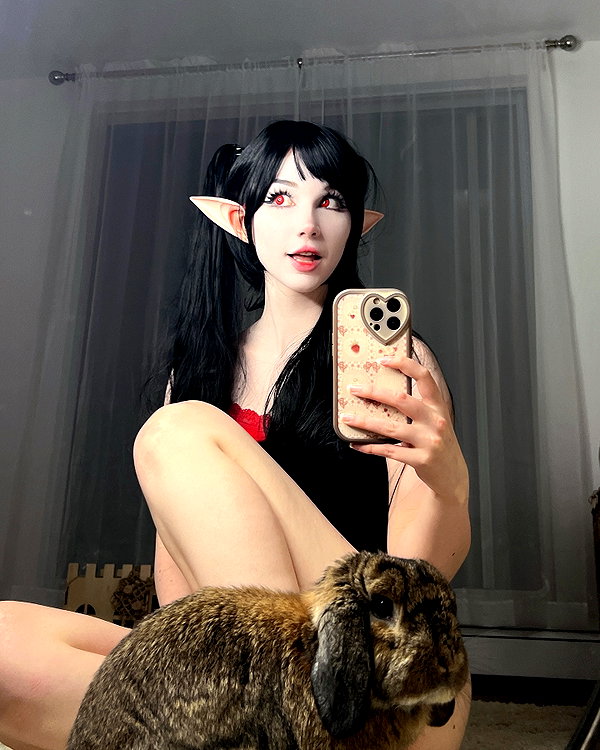 danielle.mercedie instagram image archive image