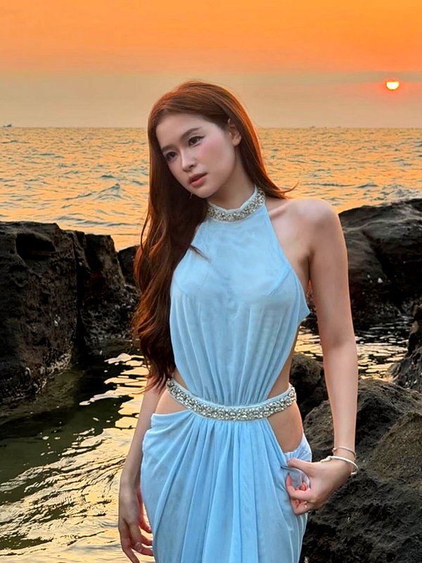 lyhythuedoxinh instagram image archive image