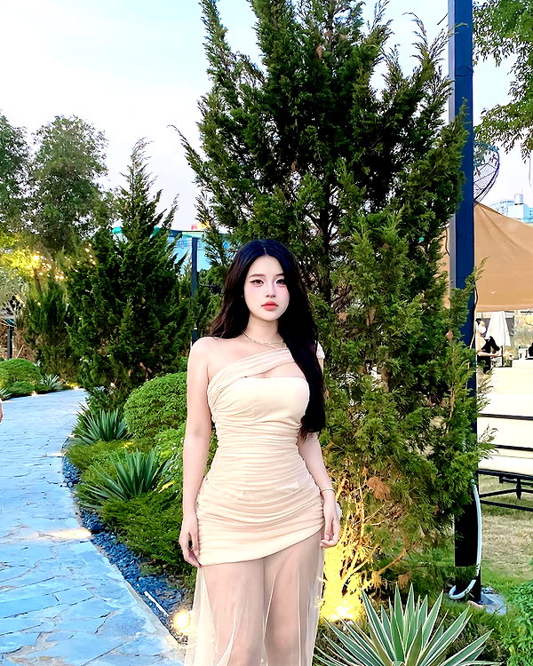 lyhythuedoxinh instagram image archive image