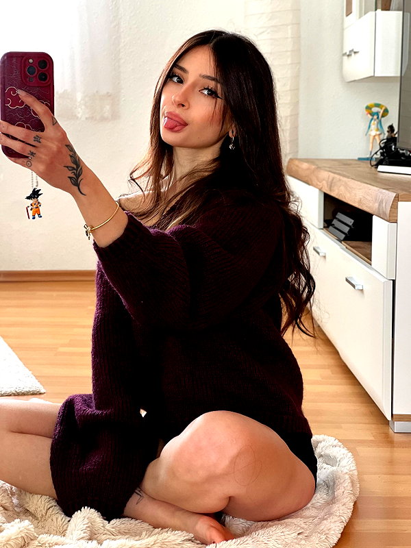 cata.leyah instagram image archive image