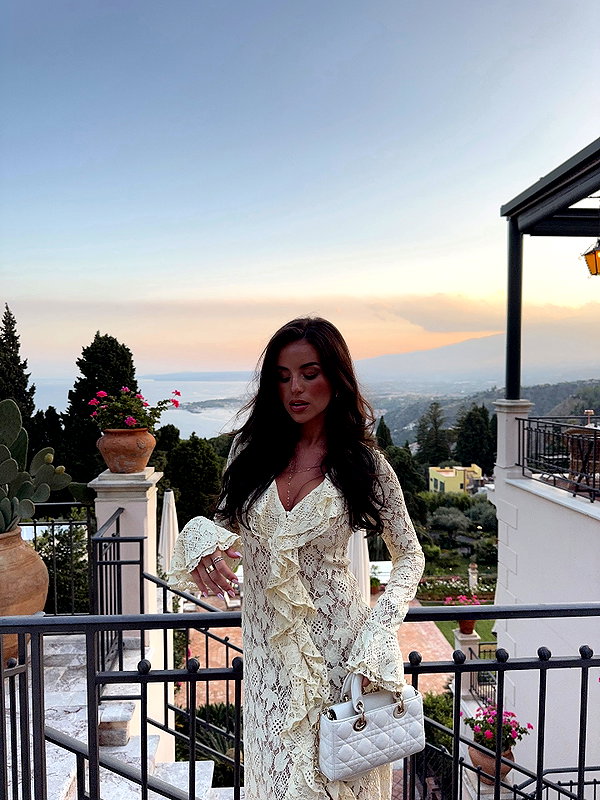 zoeliss instagram image archive image
