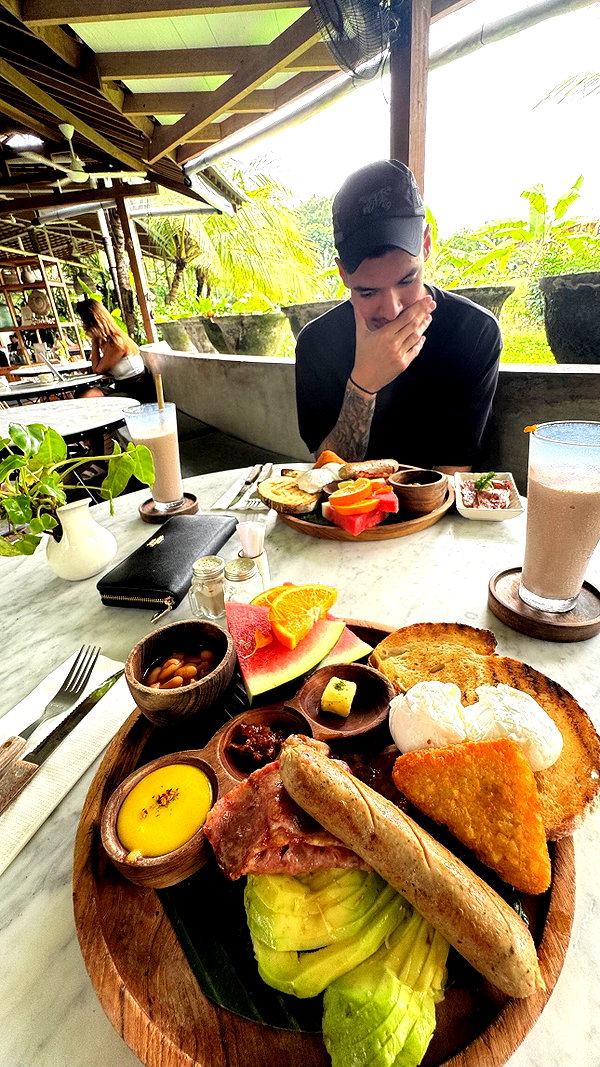 Archived image from @caitlynpasznicki on Instagram