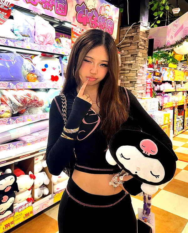 joycee.e instagram image archive image