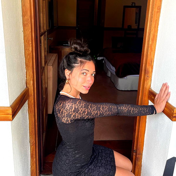 romi_henenson instagram image archive image