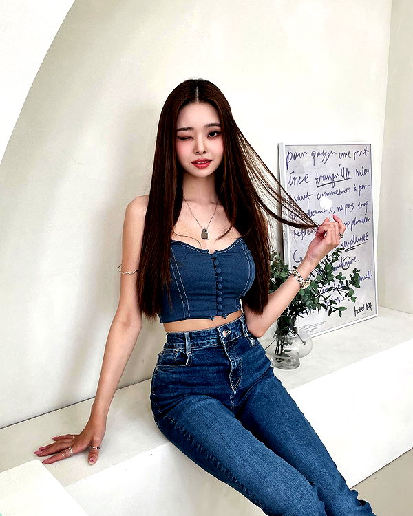 dear.zia instagram image archive image
