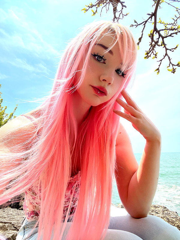 danielle.mercedie instagram image archive image