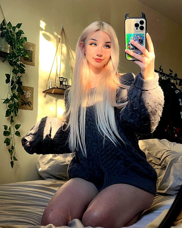 danielle.mercedie instagram image archive image