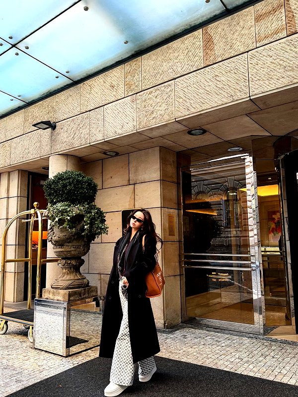 dear.zia instagram image archive image