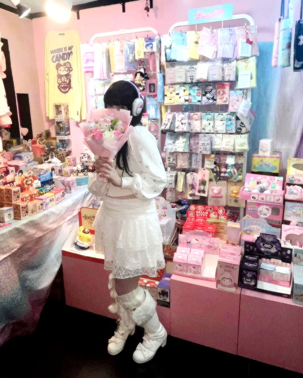 Archived image from @notchicore on Instagram