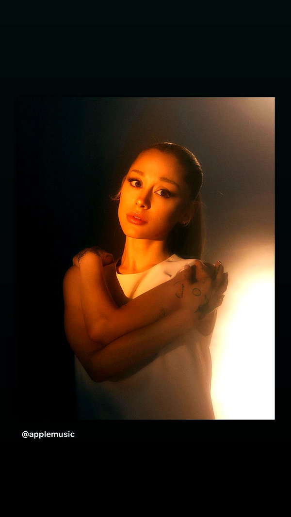 arianagrande instagram image archive image