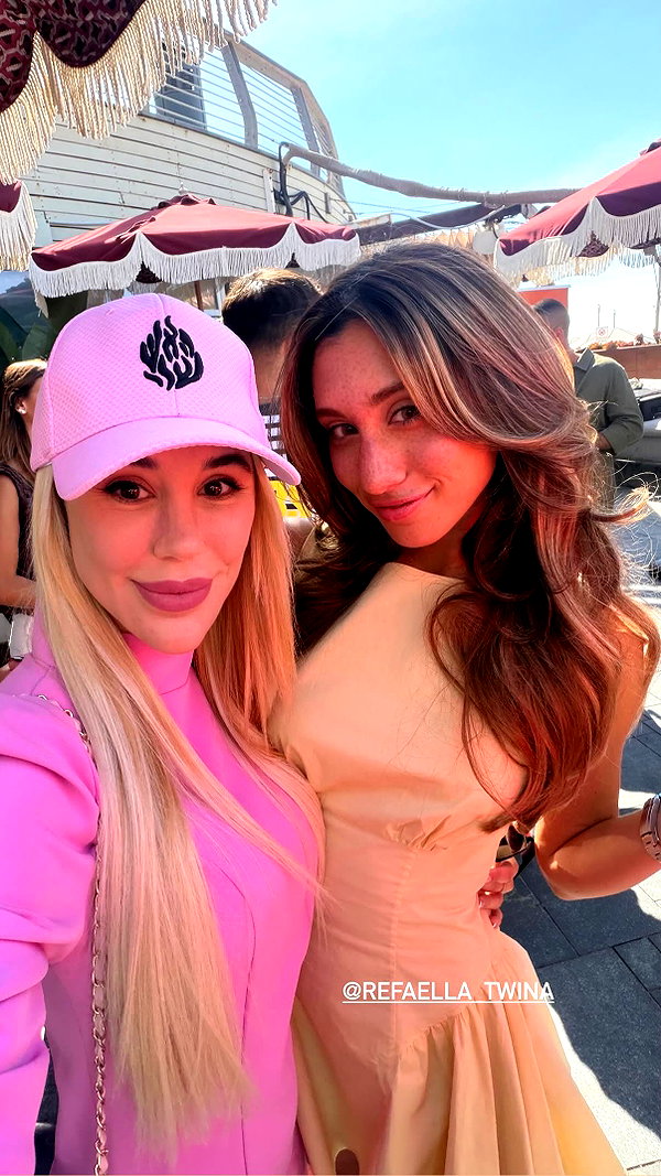 Archived image from @refaella_twina on Instagram