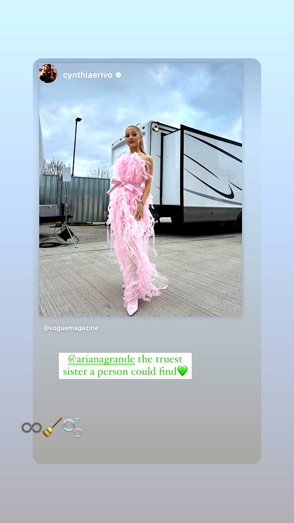 arianagrande instagram image archive image