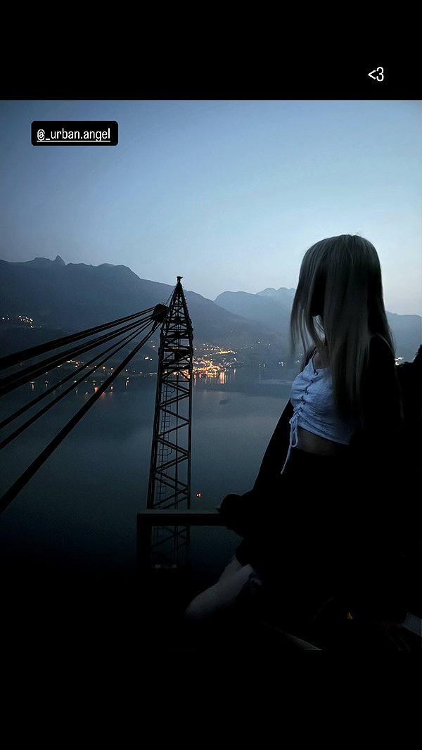 _lia.moon instagram image archive image