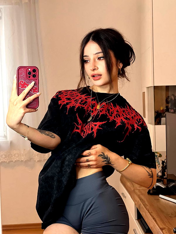 cata.leyah instagram image archive image