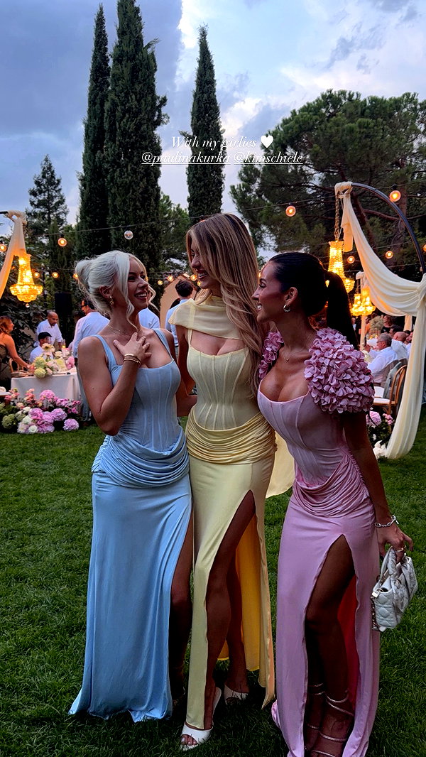 zoeliss instagram image archive image