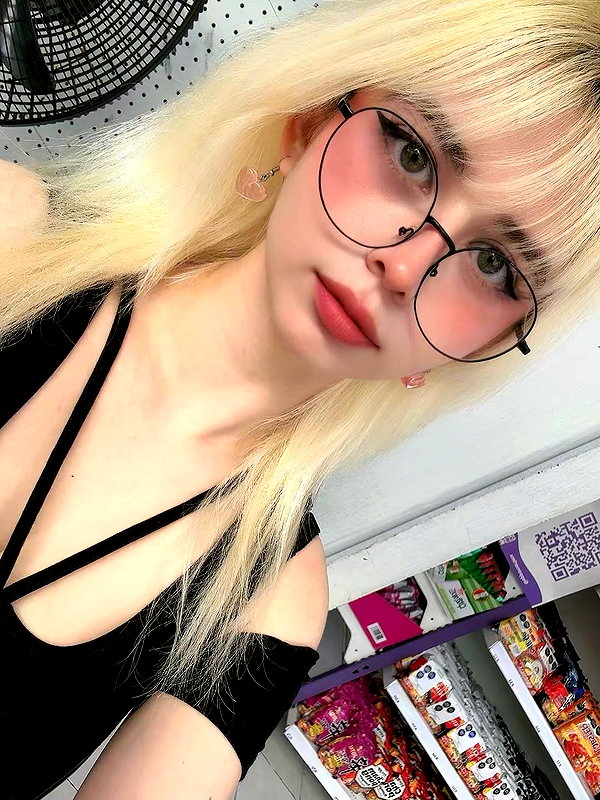 luly1980s instagram image archive image