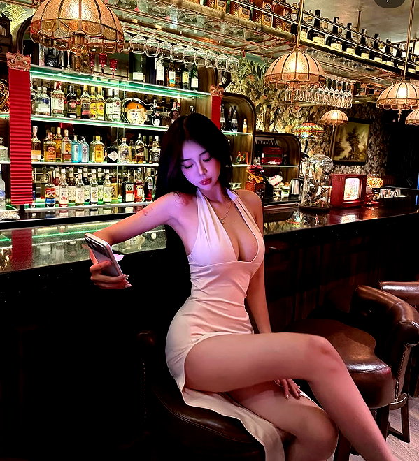 lyhythuedoxinh instagram image archive image