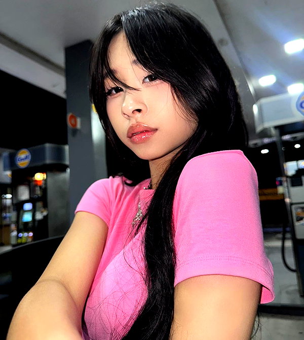 princessamelia_official instagram image archive image