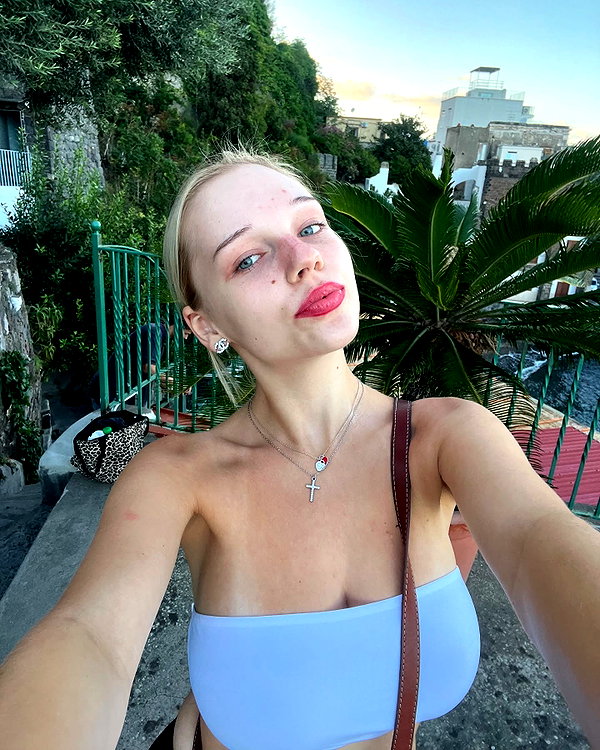 leni.bahr instagram image archive image