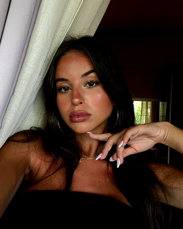 zoeliss instagram image archive image