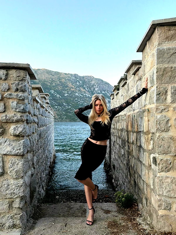 esmireal instagram image archive image