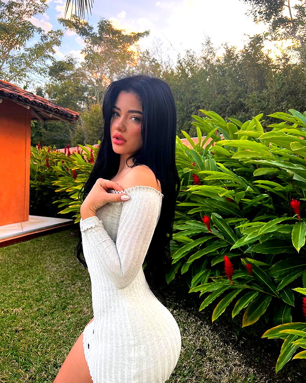 vanessa.rhd instagram image archive image