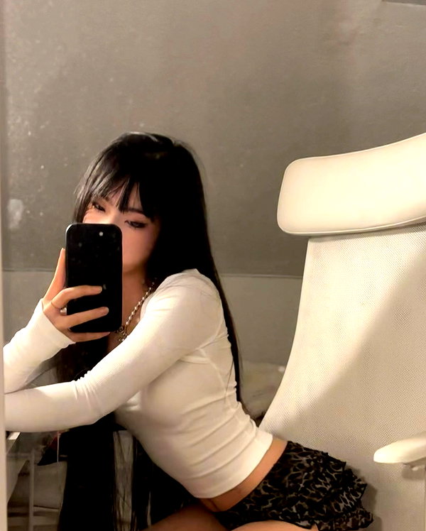 officialmiji640 instagram image archive image