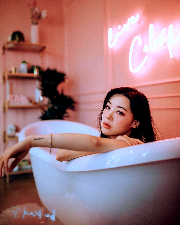 emily.ghoul instagram image archive image
