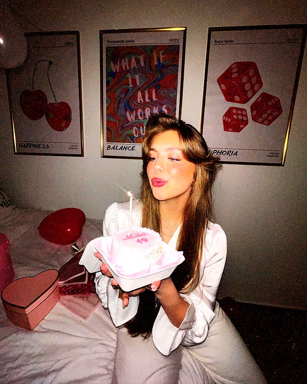 mishel_d_ instagram image archive image