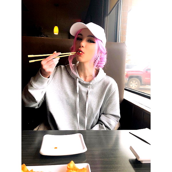 danielle.mercedie instagram image archive image