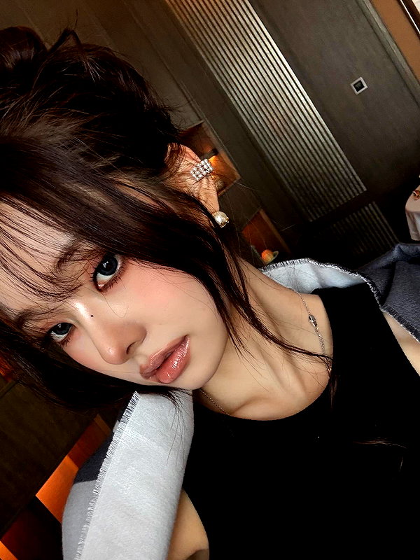 dear.zia instagram image archive image