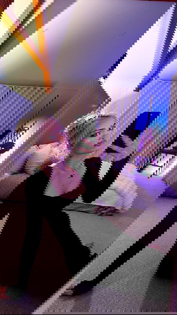 alexandramarianna alexandramarianna archive image