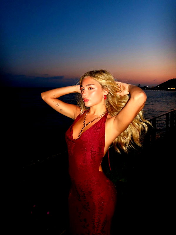 maya.keyy instagram image archive image