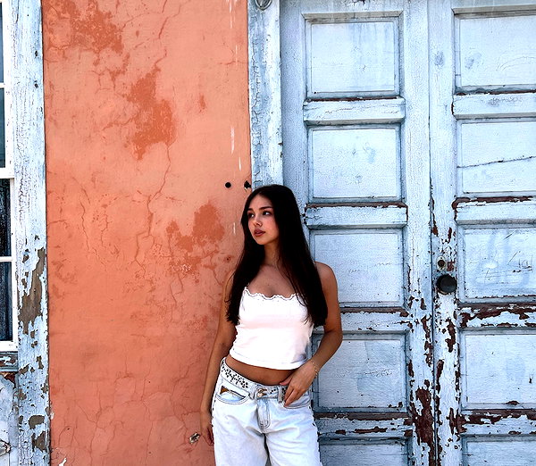 ameliaanav_ instagram image archive image