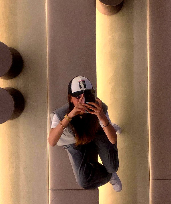 Archived image from @heroineseen on Instagram
