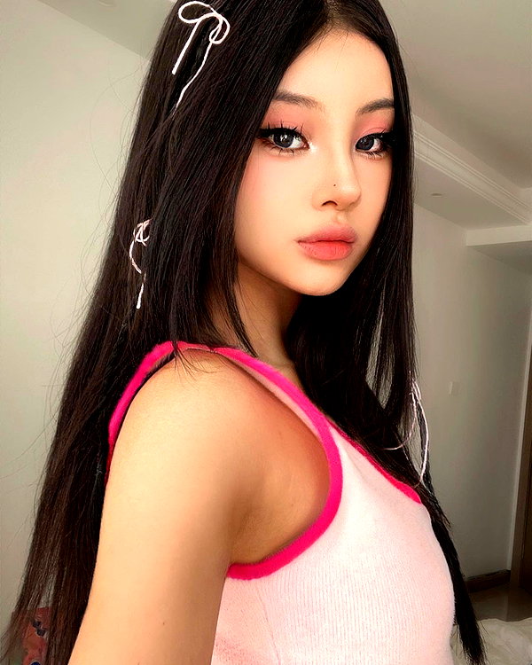ll.lu1s instagram image archive image