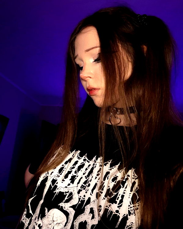 tiny.eviluv instagram image archive image