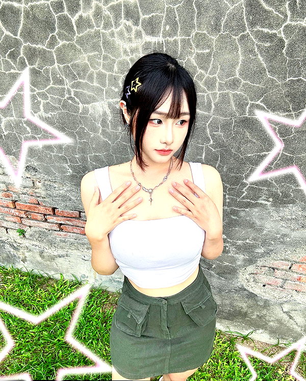 lai_931201 instagram image archive image