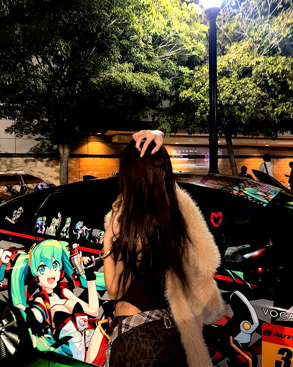 princessamelia_official instagram image archive image