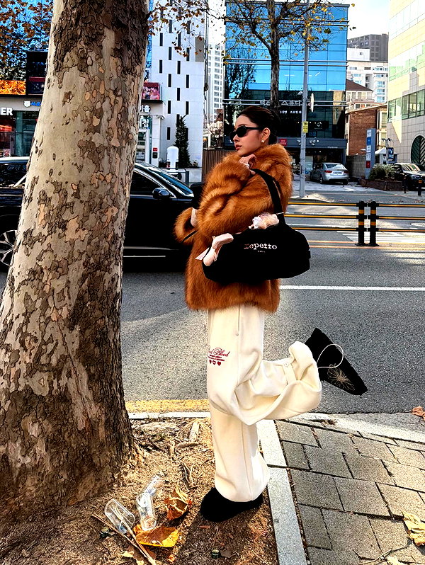 dear.zia instagram image archive image